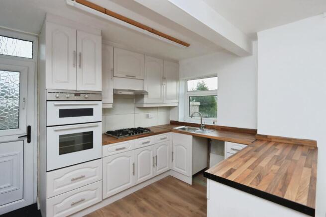 3 bed Semi-Detached for sale Image 6