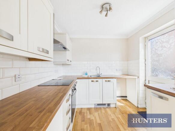 2 bed Semi-Detached Bungalow to rent Image 9