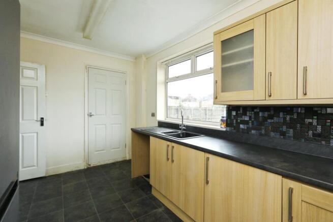 3 bed Semi-Detached for sale Image 5