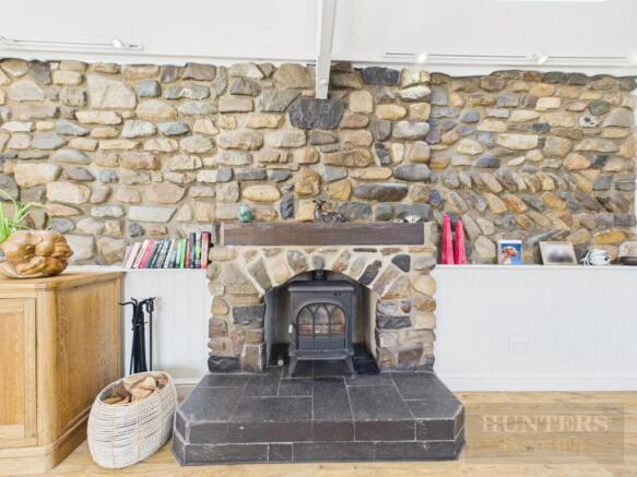 5 bed Detached for sale Image 7