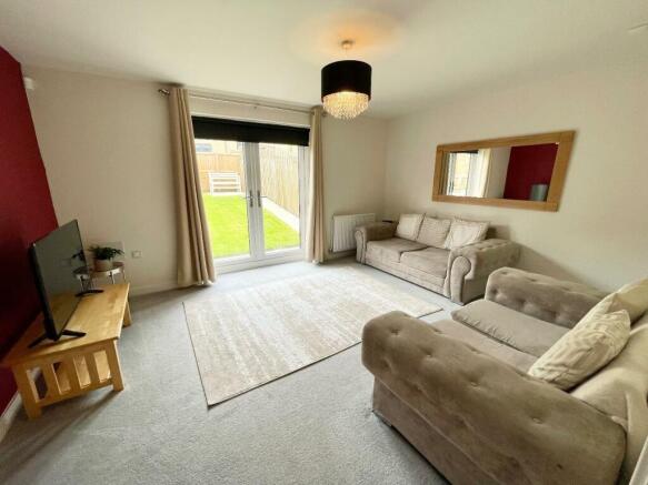 LOUNGE WITH PATIO DOORS