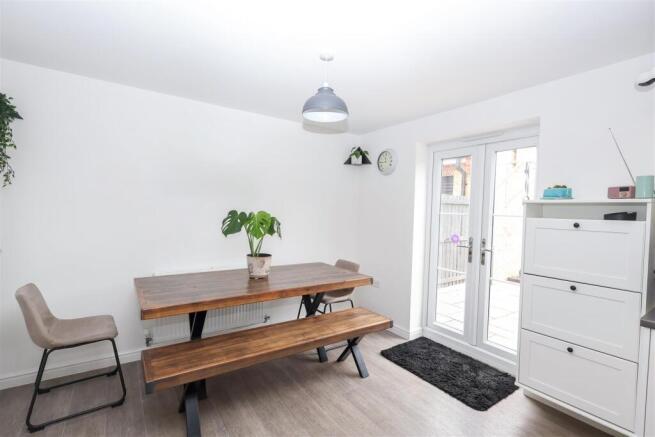 4 bed Detached for sale Image 7