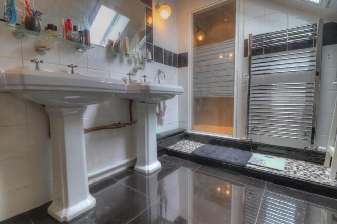 Master ensuite