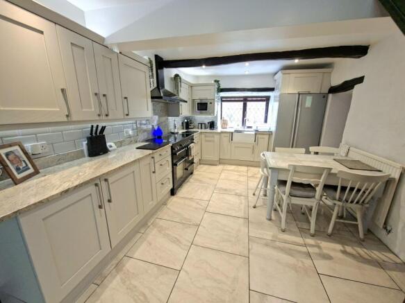 3 bed Detached for sale Image 7