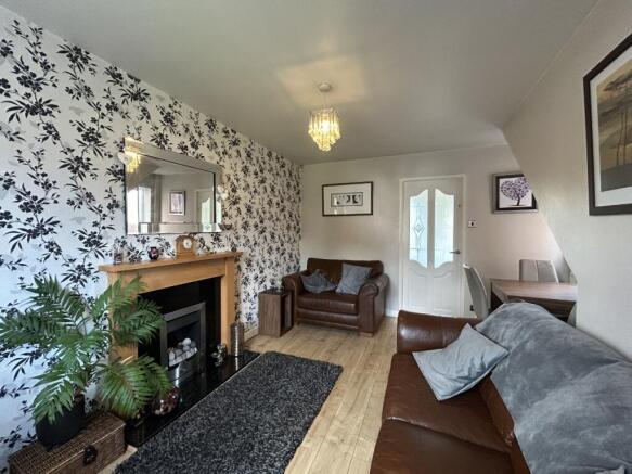Chatsworth Close, Willenhall photo 2