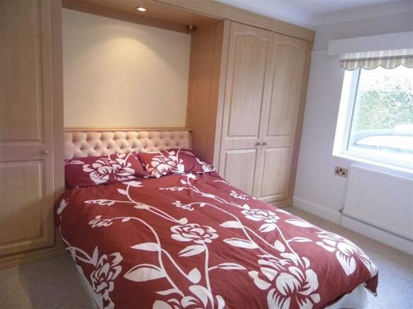 BEDROOM 2