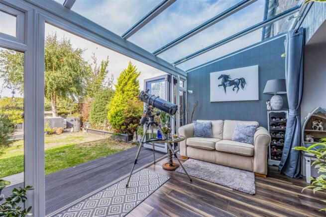 12 Rook Farm Way, Hayling Island-Small-PorticoMark