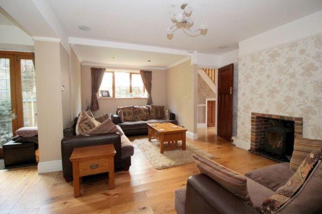 Living Room/Di...