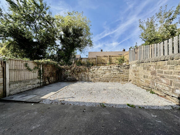 2 bed Town House to rent Image 11