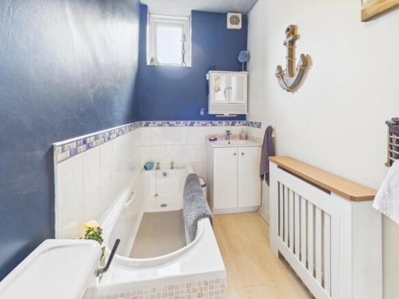 2 bed Terraced for sale Image 8