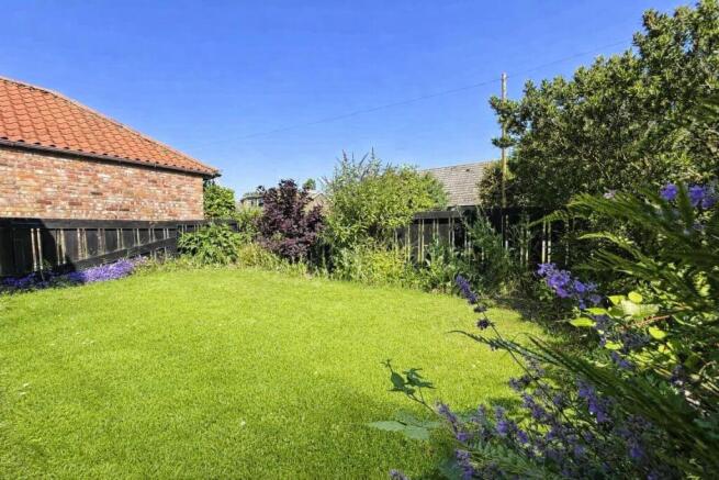 2 bed Semi-Detached Bungalow for sale Image 10