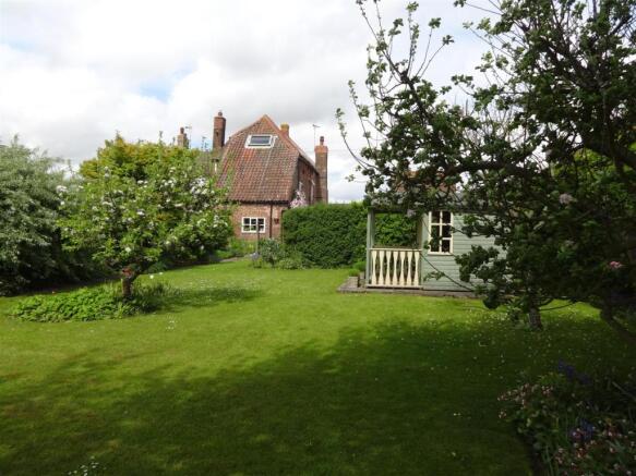 Rear Gardens Pic 2