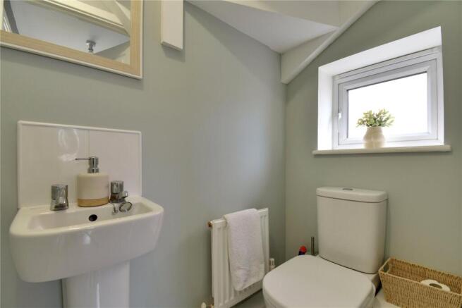 4 bed Detached for sale Image 9