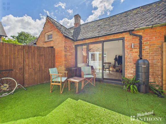 CAM03852G0-PR0341-STILL006