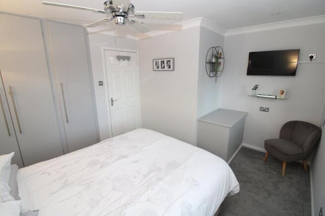 3 bed Link Detached House for sale Image 8