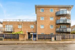 Flat 6, Maple Leaf Court, Bell Road, Hounslow TW3 3PB