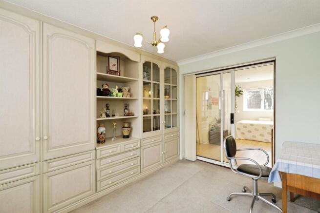 4 bed Detached for sale Image 5