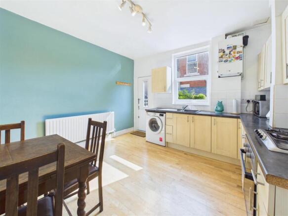 3 bed Terraced for sale Image 8