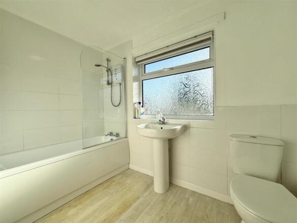 Bathroom.JPG
