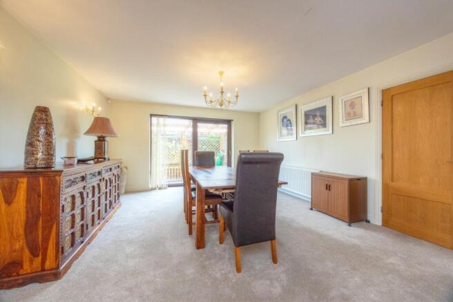 4 bed Detached for sale Image 7