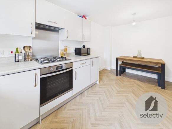 3 bed Semi-Detached for sale Image 6
