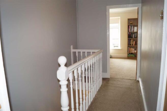 STAIRS/LANDING