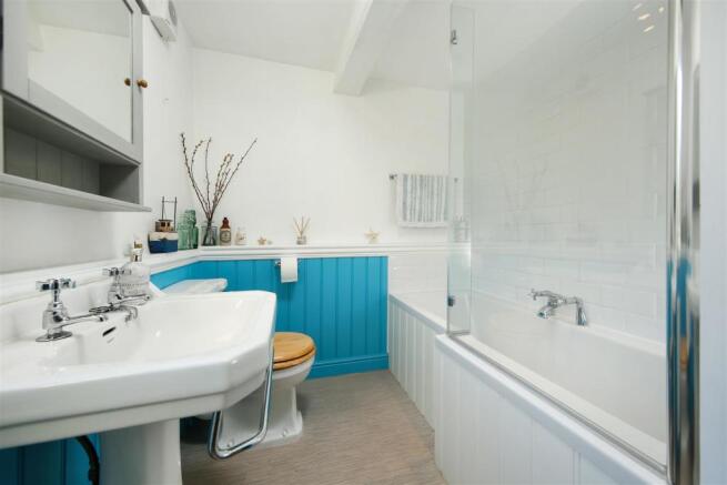 Bathroom.jpg