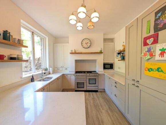 4 bed Semi-Detached for sale Image 7