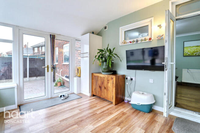 4 bed Semi-Detached for sale Image 10