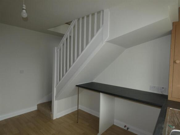 1 bed Terraced to rent Image 7