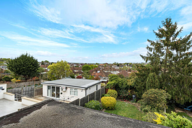 Haslemere Avenue, East Barnet, Barnet, Greater London, EN4 photo 2