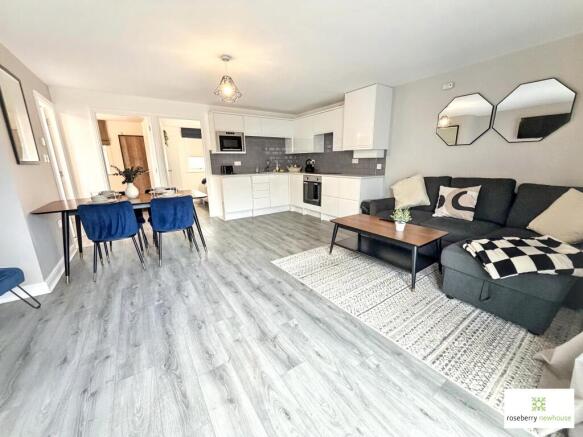 4 bed Apartment for sale Image 10