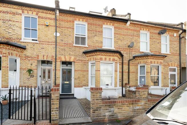 Marlborough Road, E18