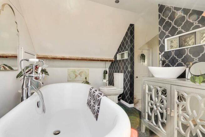 Ensuite to Bed 4