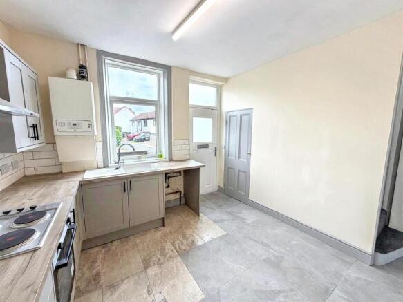 2 bed Terraced for sale Image 5