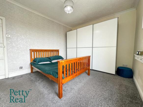 2 bed Terraced for sale Image 8