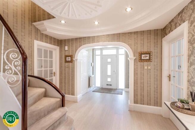 4 bed Semi-Detached for sale Image 4