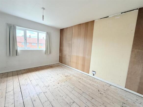 3 bed Terraced for sale Image 5