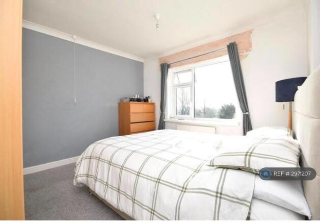 3 bed Semi-Detached to rent Image 8