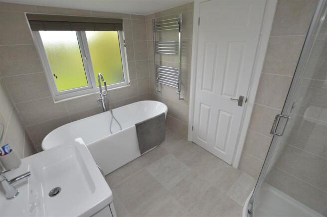 En-Suite Bathroom