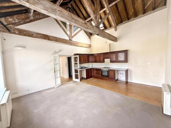 2 bed Flat for sale Image 7