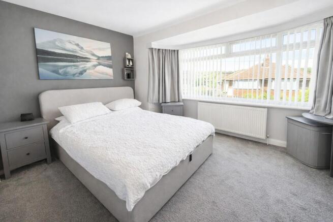 4 bed Semi-Detached for sale Image 9