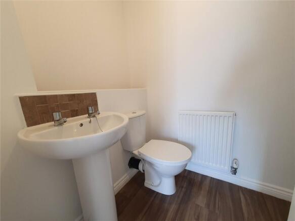 3 bed Semi-Detached to rent Image 8