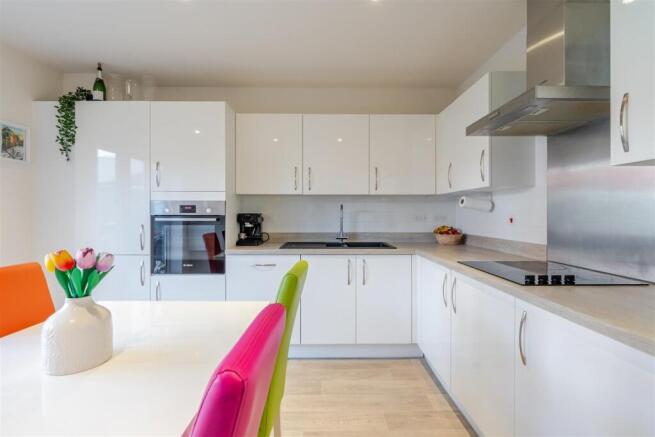 4 Fieldfare Gardens 31.jpg