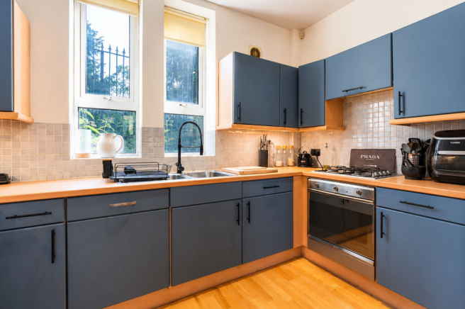 2 bed Apartment for sale Image 4