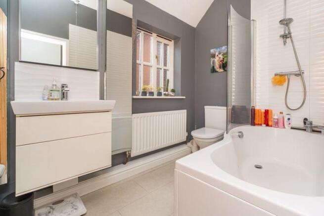 Family Bathroom 