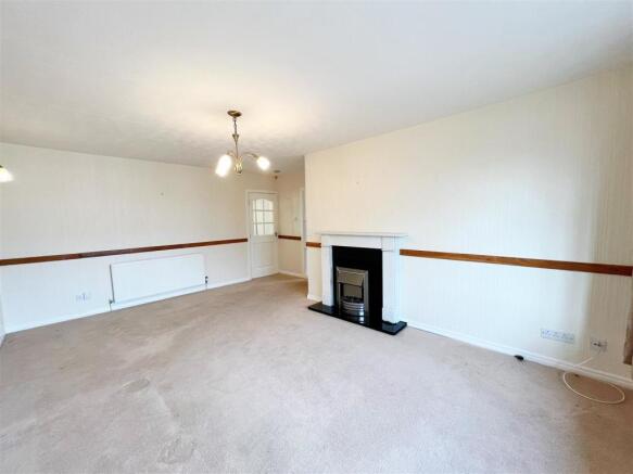 Lounge 3.jpg