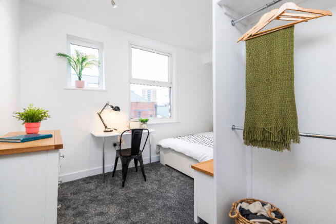 6 bed Terraced to rent Image 5