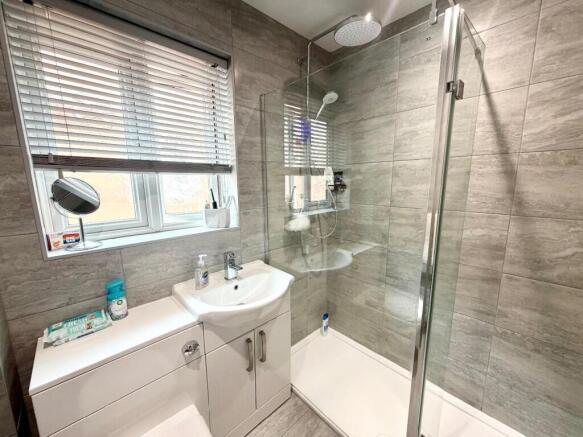 3 bed Semi-Detached for sale Image 8