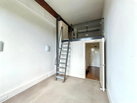 1 bed Flat for sale Image 4